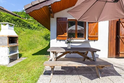 Chalet im Vogesenwald mit Talblick