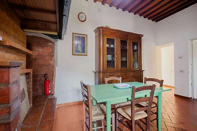Schönes Bauernhaus in San Baronto mit...