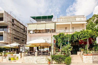 Erfrischende Wohnung in Omiš mit Balkon