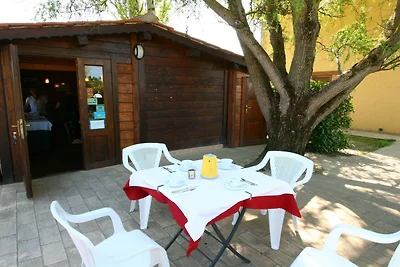 Gemütliches Ferienhaus in Magione mit Pool