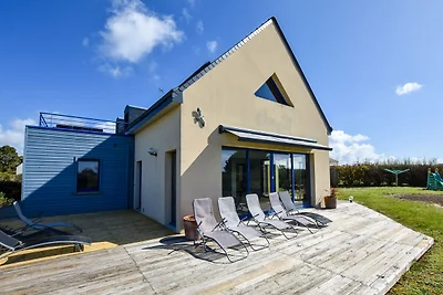 Villa mit Hallenbad, Jacuzzi und Sauna