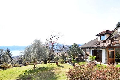 Peaceful Cottage in Cargiogo with Private...