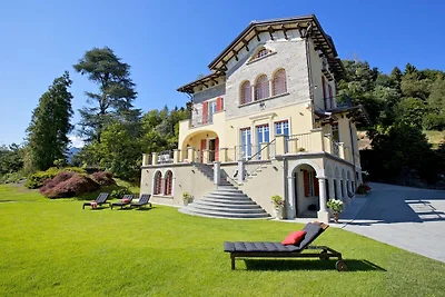 Luxuriöse Villa im Piemont mit Whirlpool