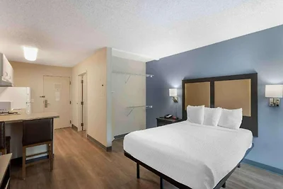 1 Queensize Bed | Ada/ri Douche/roken/keuken