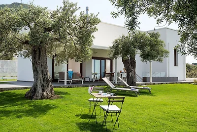 Elegante casa vacanze a Cefalù con giardino