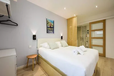 Luxuriöses 3-Zimmer-Apartment, 300 m von den ...