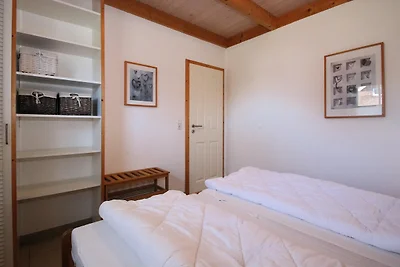 Ferienhaus mit Kaminofen in Burhave