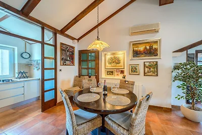 Three bedroom Apartment with terrace and sea...
