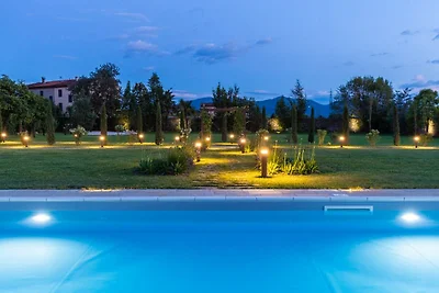 Villa con 5 camere da letto e piscina a Lucca