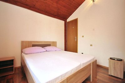 Schöne Wohnung in Novalja in der Nähe von Zrč...