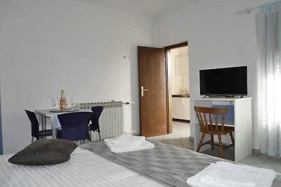 Dugi Rat Seaside Apartments - 2 Bedroom 3