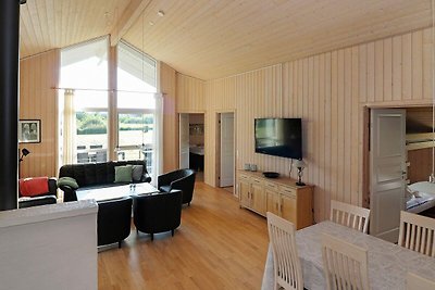 Geräumiges Ferienhaus in Storvorde mit Sauna