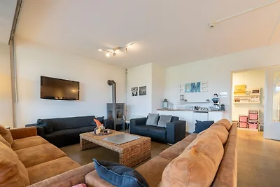 Geräumige Gruppenunterkunft in Teuge mit...