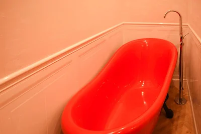 Ferienhaus mit Pool und Hot Tub in Czestkowo