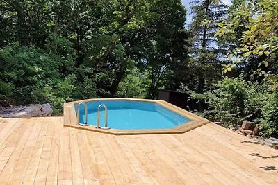 Ferienhaus in Villars mit Schwimmbecken