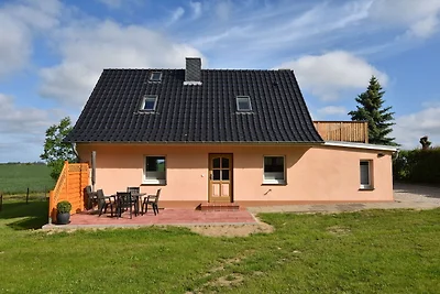 Ruhiges Apartment in Blowatz mit Terrasse,