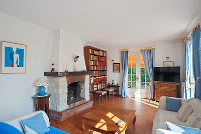 Herrliche Villa mit privatem Garten in...