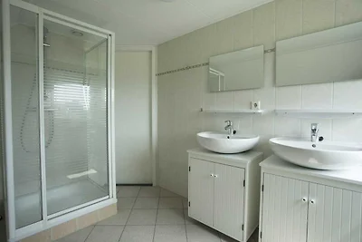 Comfortabele watervilla met eigen...