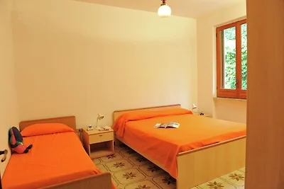 Ferienwohnung mit Pool und Tennisplatz, in de...