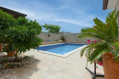 Ferienwohnung in Pula mit Schwimmbecken
