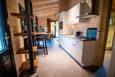 Luxe vrijstaande lodge met stoomcabine.