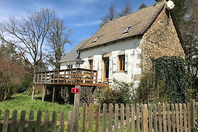 Dom wakacyjny w Corrèze z ogrodem