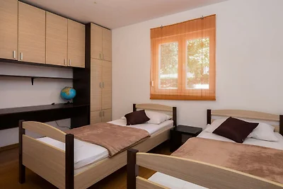 Elegant Hideaway Apartment with Pool - Two Be...