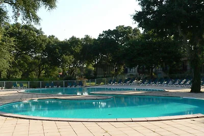 Schöne Wohnung mit Pool in Moliets-et-Maa