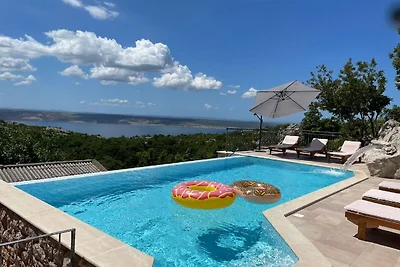 Schönes Ferienhaus in Starigrad