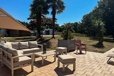 Villa im Grünen mit Whirlpool