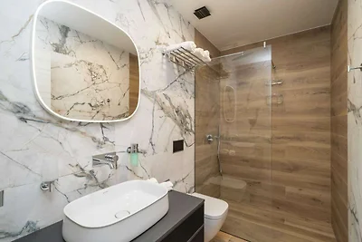 Apartments Villa Royale - Deluxe One Bedroom ...