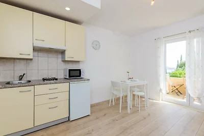 Apartment mit 1 Zimmer und Terrasse