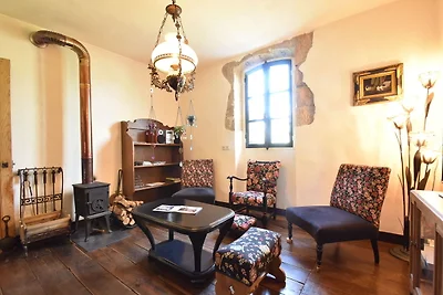 Gemütliches Ferienhaus in Montaron mit Garten