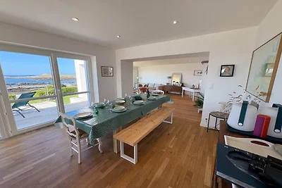 Strandvilla mit Panoramablick aufs Meer