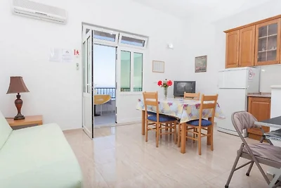 Summerheaven Apartments - Standard One Bedroo...