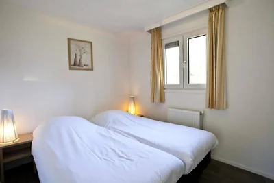 Chalet mit Grünanlage und Terrasse