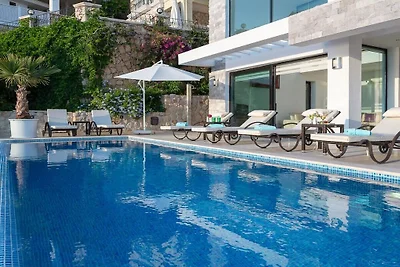 Villa a Kalkan con piscina