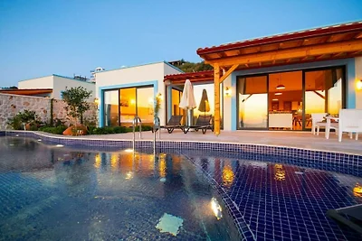Villa in Kalkan mit Schwimmbecken