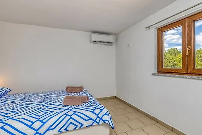 Ferienhaus in Jursici mit Schwimmbecken