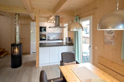 Angenehmes Chalet mit Sauna und Außenjacuzzi