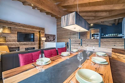 Luxuriöses Ferienhaus in Piesendorf mit Sauna