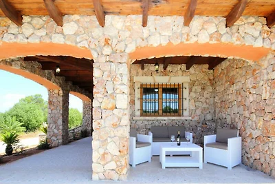 Villa in Muro met zwembad en prachtige tuin