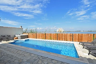 Luxuriöses Ferienhaus mit privatem Pool