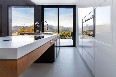 Modernes Ferienhaus in Buger mit Pool
