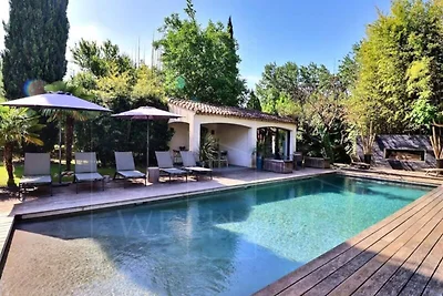 Haus in Ventabren mit Pool und Garten