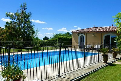 Hübsches Ferienhaus mit Gemeinschaftspool, L'...