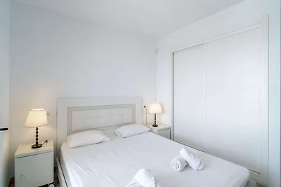 Moderne Wohnung mit Meerblick