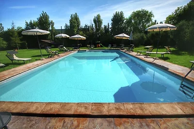 Accogliente casa colonica con piscina a...