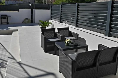 Luxury Slatine Apartments with Terrace and Ga...