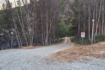 4 persone case ad Sørstraumen